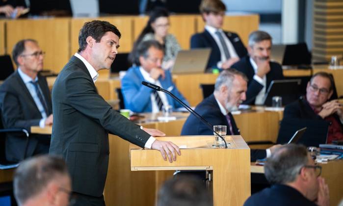 8 THURINGIAN STATE PARLIAMENT 55th PLENARY SESSION ** FOR EDITORIAL USE ONLY ** EDITORIAL USE ONLY ** Oct. 7, 2026, Erfurt, Thuringian State Parliament, 8th Legislative Term, 55th Plenary Session. Photo by Lutz Liebscher (SPD), Parliamentary Group Leader, Germany, Thuringia, Erfurt. Copyright SaschaxFromm Copyright: SaschaxFromm doc87xem1v9x935ypv9tf1 ,EDITORIAL USE ONLY Copyright: SaschaxFromm