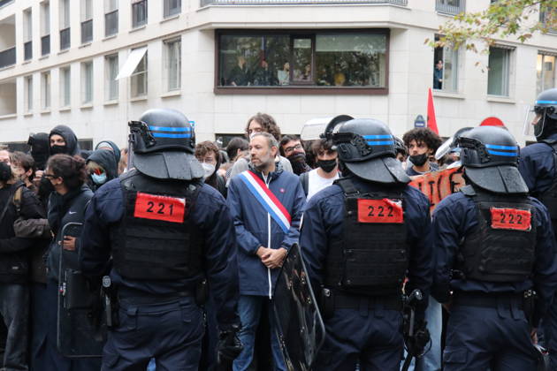 Student blockade near Sciences Po Paris PARIS, FRANCE - OCTOBER 7: French lawmaker Thomas Portes is seen near Sciences Po Paris as students stage a blockade in support of the wider mobilization over conditions in the education system in Paris, France, on October 7, 2026. Riot police are deployed in the area while demonstrators maintain barricades and gather in the street. Umit Donmez Anadolu Paris France. Editorial use only. Please get in touch for any other usage. Copyright: x2026xAnadoluxUmitxDonmezx