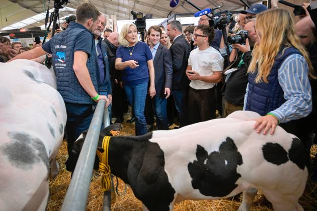 Livestock Summit in Cournon-d Auvergne PHOTOPQR LA MONTAGNE Richard BRUNEL October 7, 2026 Livestock Summit Day 2, Agriculture and Livestock, Marine Le Pen meets two young Blanc-Bleu breeders, Cournon, October 7, 2026 Photo by Richard Brunel Livestock Summit in Cournon d’Auvergne, central France, October 7, 2026 France Copyright: xPHOTOPQR LAxMONTAGNE MAXPPPxRichardxBRUNELx 20261007LMT7818 20261007LMT7818