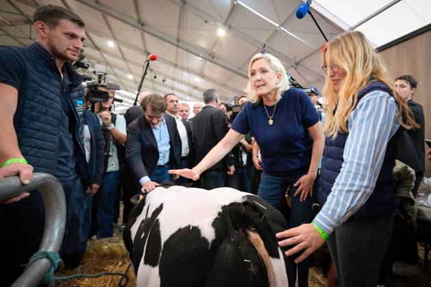 Livestock Summit in Cournon-d Auvergne PHOTOPQR LA MONTAGNE Richard BRUNEL October 7, 2026 Livestock Summit Day 2, Agriculture and Livestock, Marine Le Pen meets two young Blanc-Bleu breeders, Cournon, October 7, 2026 Photo by Richard Brunel Livestock Summit in Cournon d’Auvergne, central France, October 7, 2026 France Copyright: xPHOTOPQR LAxMONTAGNE MAXPPPxRichardxBRUNELx 20261007LMT7819 20261007LMT7819