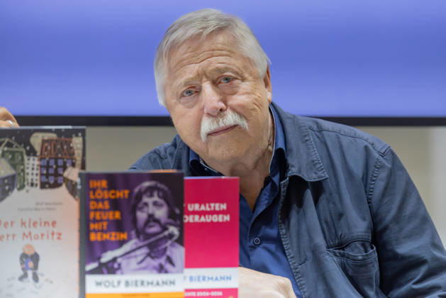 Frankfurt Book Fair 2026: Wolf Biermann discusses excerpts from his diaries and his eventful life. Book title: *You Put Out the Fire with Gasoline*, Frankfurt am Main, Hesse, Germany, Exhibition Center