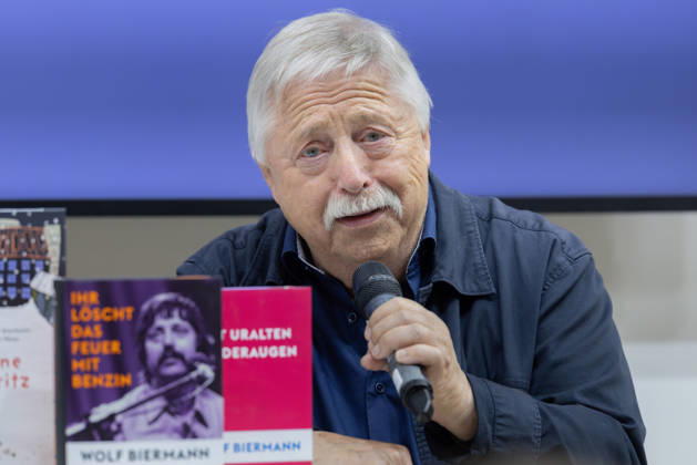 Frankfurt Book Fair 2026: Wolf Biermann discusses excerpts from his diaries and his eventful life. Book title: *You Put Out the Fire with Gasoline*, Frankfurt am Main, Hesse, Germany, Exhibition Center