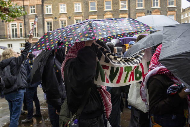 Pro-Israel Counter-Protest Disrupts Pro-Palestine Student March Russell Square, London, October 7, 2026 A pro-Palestine student march travelled from Lincoln™s Inn Fields towards Russell Square, where pro-Israel counter-protesters gathered with Israeli flags and placards. The counter-protest disrupted the student demonstration as police maintained a presence and kept the two groups separated., Credit:Zak Irfan Avalon Copyright: xZakxIrfanx xAvalonx 1141227581