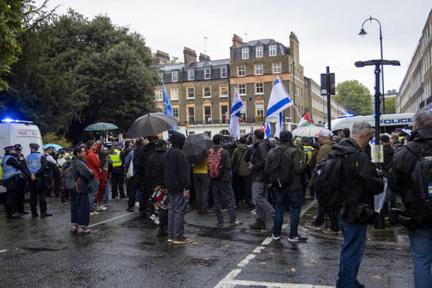 Pro-Israel Counter-Protest Disrupts Pro-Palestine Student March Russell Square, London, October 7, 2026 A pro-Palestine student march travelled from Lincoln™s Inn Fields towards Russell Square, where pro-Israel counter-protesters gathered with Israeli flags and placards. The counter-protest disrupted the student demonstration as police maintained a presence and kept the two groups separated., Credit:Zak Irfan Avalon Copyright: xZakxIrfanx xAvalonx 1141227594