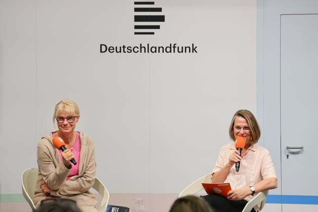 78th Frankfurt Book Fair: Hessian author Nele Neuhaus will be interviewed by Deutschlandfunk at the Frankfurt Book Fair in Frankfurt am Main. The 78th Frankfurt Book Fair will take place October 7–11, 2026, at the Frankfurt am Main Exhibition Center in Hesse, Germany. 2026-10-07_frankfurter-buchmesse_10