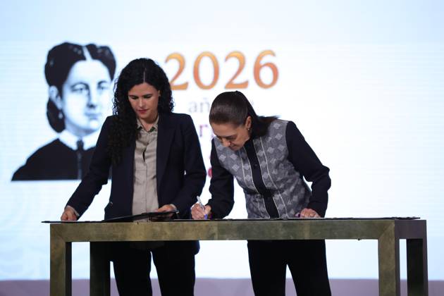 October 7, 2026: TO-45384- CIUDAD DE MEXICO,2026-10-07. Luisa Maria Alcalde Lujan and President of Mexico Claudia Sheinbaum Pardo lead an official document signing ceremony during the daily morning press briefing at the National Palace in Mexico City The signing formalizes the promulgation of the constitutional reform for its publication in the Official Gazette of the Federation. Clasos.com.mx  - ZUMAcs4_ 20261007_faa_cs4_082 Copyright: xLuisxMarinx