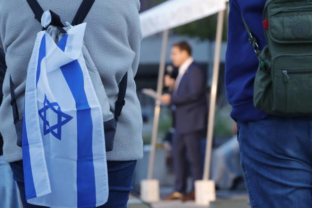Commemoration 7 10 23 07 10 2026 Three years after the Hamas attack on Israel, which left 1,200 people dead and 251 taken hostage, numerous Darmstadt residents will gather at Friedensplatz for a commemoration featuring an art installation and a central rally. The event’s patron is MayorMayor Hanno Benz Darmstadt, Hesse, Germany