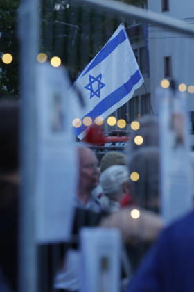 Commemoration 7 10 23 07 10 2026 Three years after the Hamas attack on Israel, which left 1,200 people dead and 251 taken hostage, numerous Darmstadt residents will gather at Friedensplatz for a commemoration featuring an art installation and a central rally. The event’s patron is MayorMayor Hanno Benz Darmstadt, Hesse, Germany