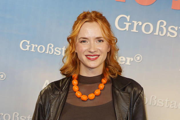 Sofie Junker attends the photo call for the 40th anniversary of the series *Großstadtrevier* on October 7, 2026, at the Astor Film Lounge in Hamburg, Germany. 40th anniversary *Großstadtrevier* photo call in Hamburg, Germany