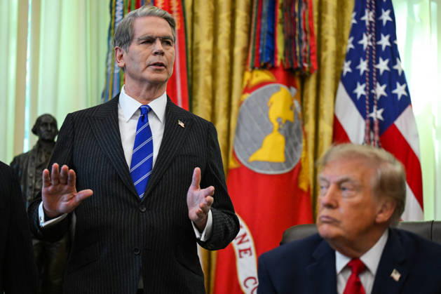 Trump Makes Oval Office Announcement WASHINGTON, DC - OCT. 7: US Secretary of the Treasury Scott Bessent speaks as US President Donald Trump makes an announcement on Trump Accounts in the Oval Office on Wednesday, Oct. 7, 2026 at the White House in Washington, D.C. (Photo by Annabelle Gordon Pool For The Washington Post) Washington DC United States Copyright: xPool ABACAx
