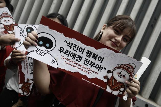 BTS Arirang tour kicks off in Peru LIMA, PERU - OCTOBER 7: Thousands of BTS fans known as ARMY gather around San Marcos Stadium ahead of the first of three concerts the South Korean band is set to perform in Lima, Peru on October 7, 2026. Fans from across Peru and abroad arrived early to attend the highly anticipated show from BTS s Arirang world tour. Klebher Vasquez Anadolu Lima Peru. Editorial use only. Please get in touch for any other usage. Copyright: x2026xAnadoluxKlebherxVasquezx