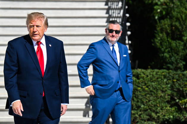 Trump Makes Oval Office Announcement WASHINGTON, DC - OCT. 7: US President Donald Trump and US Senator Ted Cruz (R-TX) walk out of the South Portico to depart the White House on Wednesday, Oct. 7, 2026 in Washington, D.C. (Photo by Annabelle Gordon Pool For The Washington Post) Washington DC United States Copyright: xPool ABACAx