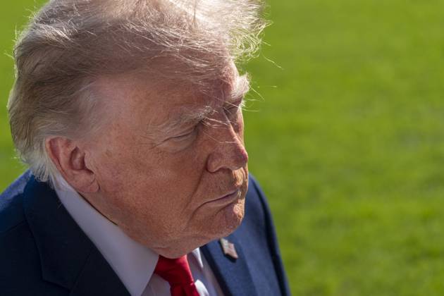 October 7, 2026, Washington, Dc, USA: President Donald Trump speaks to the media before departing on Marine One from the South Lawn of the White House..Trump was enroute to a campaign event in San Antonio, Texas. Washington USA - ZUMAs197 20261007_aaa_s197_165 Copyright: xJenxGolbeckx