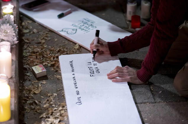 Maricarmen Abascal, who became a symbol of the fight for housing after her eviction, has died. Several people leave candles and messages at Maricarmen’s home on October 7, 2026, in Madrid, Spain. Maricarmen Abascal, who became a symbol of the housing rights movement that led to the Puerta del Sol encampment after being evicted from the home in Retiro where she had lived for 70 years, died on Wednesday, as confirmed by the Tenants’ Union. The woman had been hospitalized at Gregorio Maranón Hospital since September 23. On that day, she was carried out on a stretcher from her home on Alcalde Sainz de Baranda Street after the eviction order was enforced, despite protests from dozens of activists, and transferred to the Madrid hospital due to h  Copyright: xAlbertoxOrtegax 7827360
