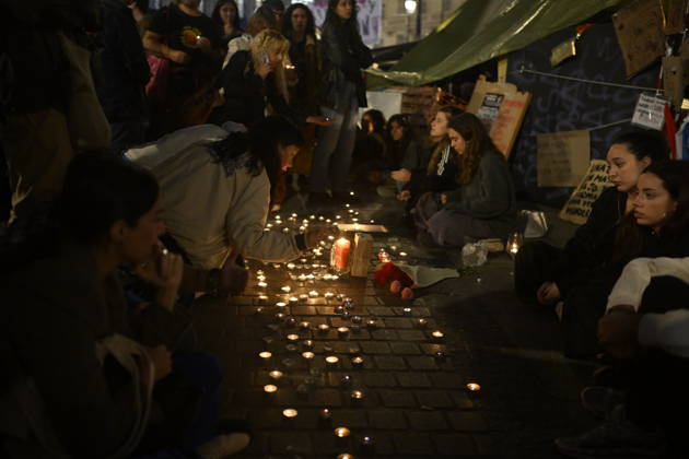 Supporters gather in Madrid for Maricarmen Abascal after her death MADRID, SPAIN - OCTOBER 7: People gather in support of Maricarmen Abascal during a protest at Puerta del Sol in Madrid, Spain on October 7, 2026. The 87-year-old Abascal, who became a symbol of Spain s housing crisis in recent weeks, died in hospital after spending 15 days there following her eviction from her home by police in Madrid on September 23, 2026. Burak Akbulut Anadolu Madrid Spain. Editorial use only. Please get in touch for any other usage. Copyright: x2026xAnadoluxBurakxAkbulutx