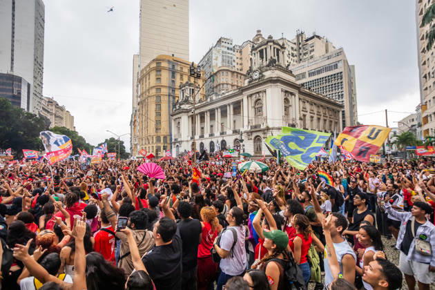 October 7, 2026: Rio de Janeiro, Brazil. October 7, 2026. March for Democracy: Students gather to protest the rise of the far right and march through the city center (CineloÂ¢ndia) in support of President Lula s candidacy. Photo: .  - ZUMAl255 20261007_zip_l255_011 Copyright: xEllanxLustosax