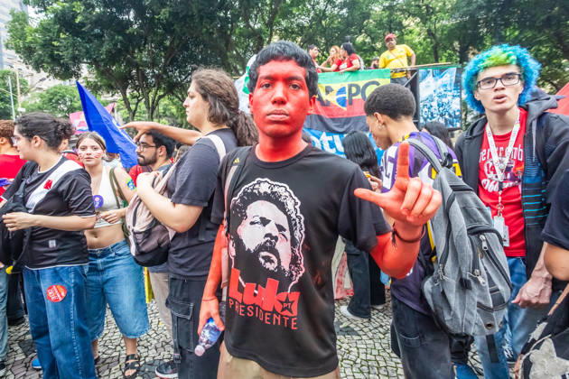 October 7, 2026: Rio de Janeiro, Brazil. October 7, 2026. March for Democracy: Students gather to protest the rise of the far right and march through the city center (Cinelo¢ndia) in support of President Lula s candidacy. Photo: . - ZUMAl255 20261007_zip_l255_008 Copyright: xEllanxLustosax