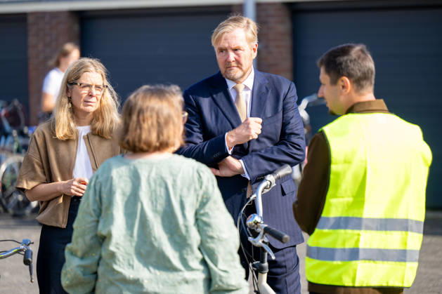 King visits neighborhood activities for and by residents. Den Bosch, The Netherlands. 07 Oct 2026 King Willem-Alexander during a working visit to Copernikkel, a cooperation of various residents initiatives. Copernickel is one of the social initiatives supported by the Oranje Fonds. Den Bosch The Netherlands Copyright: xMischaxSchoemakerx