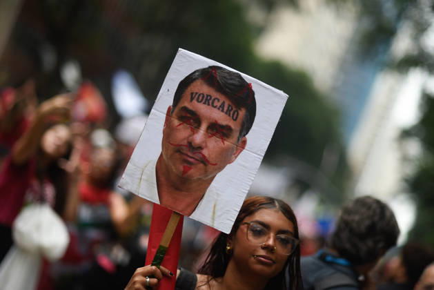 Thousands of demonstrators gathered in downtown Rio de Janeiro RIO DE JANEIRO, BRAZIL - OCTOBER 7: Thousands of demonstrators gathered in downtown in support of presidential candidate Luiz Inacio Lula da Silva (PT) ahead of the second round of Brazil’s presidential election in Rio de Janeiro on October 7, 2026. The demonstration, organized under the name Youth on the Streets for Democracy, began at Candelaria and continued with a march toward Cinelandia. Students gathered at noon for an event organized by the Rio de Janeiro State Students’ Union (UEE-RJ) as a peaceful demonstration in defense of democracy, student rights, education and equality. Fabio Teixeira Anadolu Rio de Janeiro Brazil. Editorial use only. Please get in touch for an Copyright: x2026xAnadoluxFabioxTeixeirax