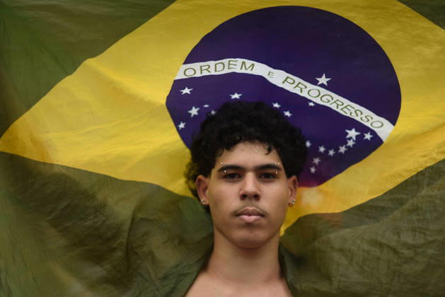 Thousands of demonstrators gathered in downtown Rio de Janeiro RIO DE JANEIRO, BRAZIL - OCTOBER 7: Thousands of demonstrators gathered in downtown in support of presidential candidate Luiz Inacio Lula da Silva (PT) ahead of the second round of Brazil’s presidential election in Rio de Janeiro on October 7, 2026. The demonstration, organized under the name Youth on the Streets for Democracy, began at Candelaria and continued with a march toward Cinelandia. Students gathered at noon for an event organized by the Rio de Janeiro State Students’ Union (UEE-RJ) as a peaceful demonstration in defense of democracy, student rights, education and equality. Fabio Teixeira Anadolu Rio de Janeiro Brazil. Editorial use only. Please get in touch for an Copyright: x2026xAnadoluxFabioxTeixeirax