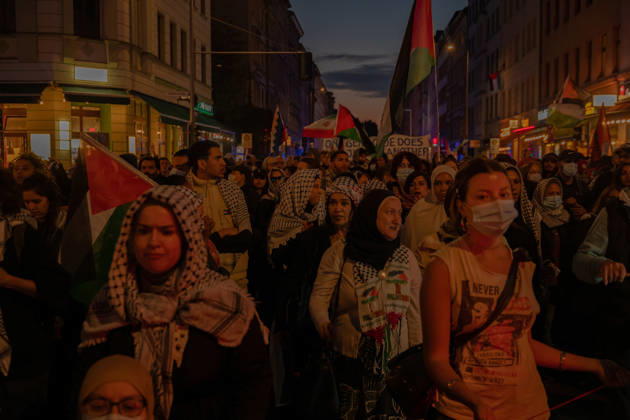 October 7, 2026, Berlin, Germany: Hundereds of pro-palestinian protesters gather in Berlin, Germany, on October 7, 2026. This marks the three-year anniversary of the Hamas led border attacks in Southern Israel. Germany - ZUMAj167 20261007_zip_j167_011 Copyright: xSvetxJacquelinex