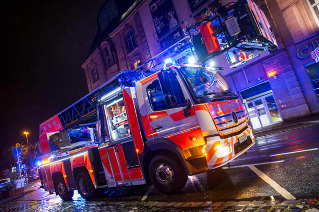Fire in Movie Theater Triggers Large-Scale Emergency Response On October 8, 2026, a fire broke out in a movie theater at the Cinestar Metropolis in Frankfurt. The Frankfurt Fire Department responded with a large-scale operation, with crews fighting the fire while wearing breathing ap
