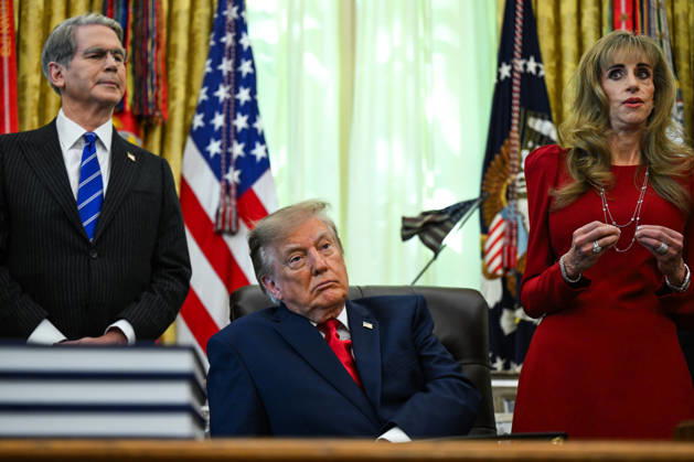 WASHINGTON, DC - OCT. 7: Susan Dell, wife of Dell Technologies CEO Michael Dell, right, speaks during an announcement with United States President Donald J Trump, center, on Trump Accounts in the Oval Office of the White House in Washington, DC, USA, on Wednesday, October 7, 2026. Looking on from left is US Secretary of the Treasury Scott Bessent. Copyright: xAnnabellexGordon PoolxviaxCNPx MediaPunchx