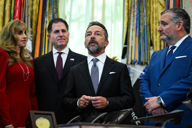 WASHINGTON, DC - OCT. 7: Altimeter Capital CEO Brad Gerstner, second right, speaks during an announcement with United States President Donald J Trump on Trump Accounts in the Oval Office of the White House in Washington, DC, USA, on Wednesday, October 7, 2026. Looking on from left are Susan Dell, wife of Dell Technologies CEO Michael Dell; Michael S Dell, founder, chairman, and CEO of Dell Technologies; and United States Senator Ted Cruz (Republican of Texas). Copyright: xAnnabellexGordon PoolxviaxCNPx MediaPunchx