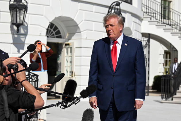 WASHINGTON, DC - OCT. 7: United States President Donald J Trump speaks to the press outside the South Portico of the White House in Washington, DC, USA, prior to departing en route to a campaign rally in San Antonio, Texas on Wednesday, October 7, 2026. Copyright: xAnnabellexGordon PoolxviaxCNPx MediaPunchx