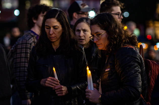 October 7, 2026, New York, New York, USA: The Union Square candlelight vigil organized by the group Israelis for Peace on October 7th 2026 went on in spite of loud protests by pro-Palestinian activists. Several public officials, including New York City mayor ZOHRAN MAMDANI, joined the group in commemorating the Israeli lives lost on Ocotober 7th 2023 despite the protests. New York USA - ZUMAh214 20261007_znp_h214_010 Copyright: xSDxHerzogx