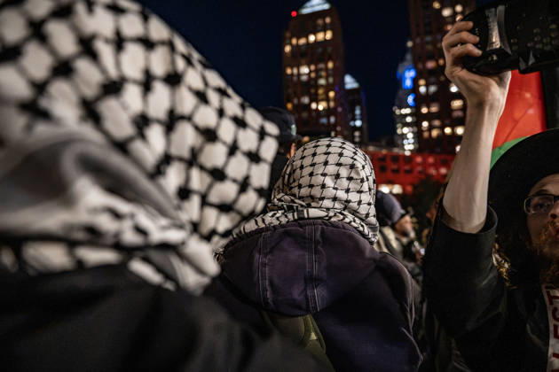 October 7, 2026, New York, New York, USA: The Union Square candlelight vigil organized by the group Israelis for Peace on October 7th 2026 went on in spite of loud protests by pro-Palestinian activists. Several public officials, including New York City mayor ZOHRAN MAMDANI, joined the group in commemorating the Israeli lives lost on Ocotober 7th 2023 despite the protests. New York USA - ZUMAh214 20261007_znp_h214_020 Copyright: xSDxHerzogx
