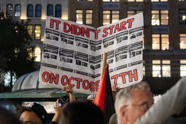 October 7, 2026, New York, New York, USA: The Union Square candlelight vigil organized by the group Israelis for Peace on October 7th 2026 went on in spite of loud protests by pro-Palestinian activists. Several public officials, including New York City mayor ZOHRAN MAMDANI, joined the group in commemorating the Israeli lives lost on Ocotober 7th 2023 despite the protests. New York USA - ZUMAh214 20261007_znp_h214_024 Copyright: xSDxHerzogx