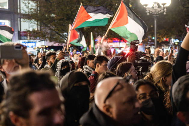 October 7, 2026, New York, New York, USA: The Union Square candlelight vigil organized by the group Israelis for Peace on October 7th 2026 went on in spite of loud protests by pro-Palestinian activists. Several public officials, including New York City mayor ZOHRAN MAMDANI, joined the group in commemorating the Israeli lives lost on Ocotober 7th 2023 despite the protests. New York USA - ZUMAh214 20261007_znp_h214_018 Copyright: xSDxHerzogx