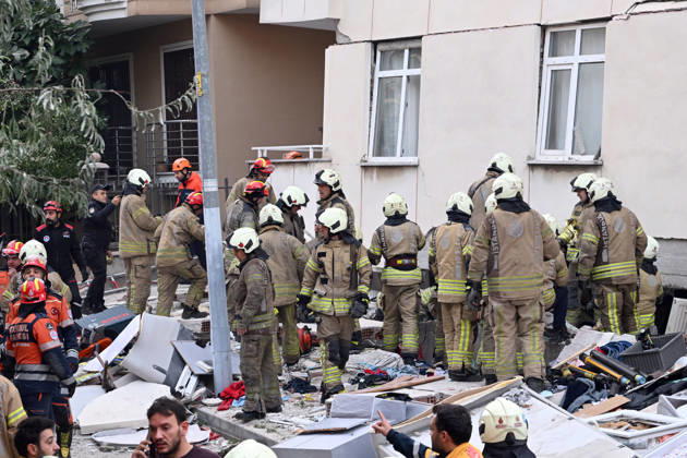 Partial collapse occurs in 7-story building in Istanbul s Maltepe district ISTANBUL, TURKIYE - OCTOBER 8: Search and rescue operations are launched after the lower floors of a seven-story building partially collapse in Maltepe district of Istanbul, Turkiye, on October 8, 2026. Murat Sengul Anadolu Istanbul Turkey. Editorial use only. Please get in touch for any other usage. Copyright: x2026xAnadoluxMuratxSengulx