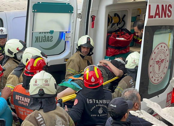 Partial collapse occurs in 7-story building in Istanbul s Maltepe district ISTANBUL, TURKIYE - OCTOBER 8: Search and rescue teams evacuate an injured person on a stretcher before the injured person is taken to a hospital by ambulance after the lower floors of a seven-story building partially collapse in the Maltepe district of Istanbul, Turkiye, on October 8, 2026. Selami Kucukoglu Anadolu Istanbul Turkey. Editorial use only. Please get in touch for any other usage. Copyright: x2026xAnadoluxSelamixKucukoglux