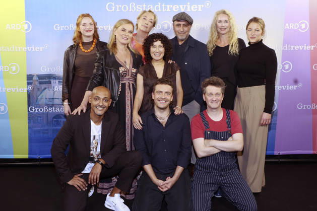 Sofie Junker, Patrick Abozen, Andrea Lüdke, Saskia Fischer, Maria Ketikidou, Enrique Fiß, Özgür Karadeniz, Sven Fricke, Dorothea Schenck, and Dorothea Schenck at the photo call celebrating the 40th anniversary of the ARD series *Großstadtrevier* at the Astor Film Lounge in Hamburg, October 7, 2026 Foto:xgbrcix xFuturexImagex grossstadtrevier_6001