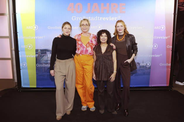 Sinha Melina Gierke, Saskia Fischer, Maria Ketikidou, and Sofie Junker at the photo call celebrating the 40th anniversary of the ARD series *Großstadtrevier* at the Astor Film Lounge in Hamburg, October 7, 2026 Foto:xgbrcix xFuturexImagex grossstadtrevier_6004