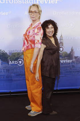 Saskia Fischer and Maria Ketikidou at the photo call celebrating the 40th anniversary of the ARD series *Großstadtrevier* at the Astor Film Lounge in Hamburg, October 7, 2026 Foto:xgbrcix xFuturexImagex grossstadtrevier_6013