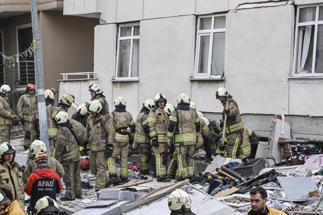 Partial collapse occurs in 7-story building in Istanbul s Maltepe district ISTANBUL, TURKIYE - OCTOBER 8: Search and rescue personnel, including firefighters, AFAD, UMKE, and police teams, operate at the site of a partial building collapse in the Cevizli neighborhood of Maltepe district, Istanbul, Turkiye on October 8, 2026. Trapped residents on the unaffected upper floors were evacuated while emergency teams initiated search and rescue efforts beneath the collapsed lower levels. Murat Sengul Anadolu Istanbul Turkey. Editorial use only. Please get in touch for any other usage. Copyright: x2026xAnadoluxMuratxSengulx