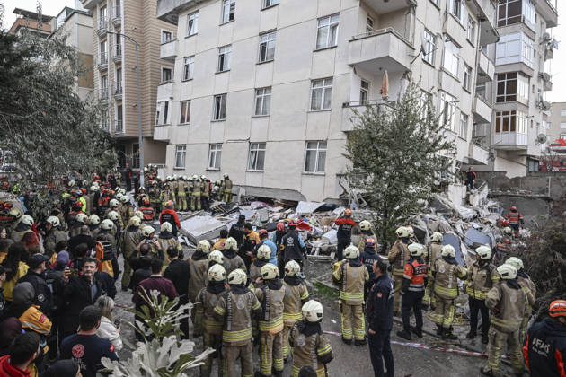 Partial collapse occurs in 7-story building in Istanbul s Maltepe district ISTANBUL, TURKIYE - OCTOBER 8: Search and rescue personnel, including firefighters, AFAD, UMKE, and police teams, operate at the site of a partial building collapse in the Cevizli neighborhood of Maltepe district, Istanbul, Turkiye on October 8, 2026. Trapped residents on the unaffected upper floors were evacuated while emergency teams initiated search and rescue efforts beneath the collapsed lower levels. Murat Sengul Anadolu Istanbul Turkey. Editorial use only. Please get in touch for any other usage. Copyright: x2026xAnadoluxMuratxSengulx