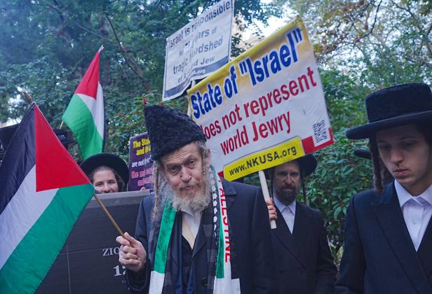 Pro-Palestinians rally outside City Hall NEW YORK, UNITED STATES - OCTOBER 07: Pro-Palestinian Americans rally outside City Hall and march to Union Square in New York, United States, on October 7, 2026, marking the anniversary of the October 7 attacks on Gaza. Selcuk Acar Anadolu New York United States. Editorial use only. Please get in touch for any other usage. Copyright: x2026xAnadoluxSelcukxAcarx