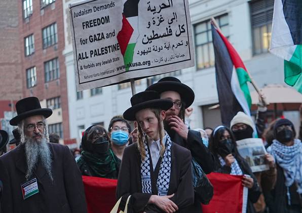 Pro-Palestinians rally outside City Hall NEW YORK, UNITED STATES - OCTOBER 07: Pro-Palestinian Americans rally outside City Hall and march to Union Square in New York, United States, on October 7, 2026, marking the anniversary of the October 7 attacks on Gaza. Selcuk Acar Anadolu New York United States. Editorial use only. Please get in touch for any other usage. Copyright: x2026xAnadoluxSelcukxAcarx