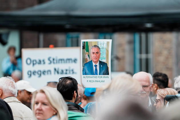 Rally in Düsseldorf marking the anniversary of Hamas’s terrorist attack on Israel on October 7, 2023, and protesting anti-Semitism; sign reading Reza Pahlavi, Iran Copyright: xThiemoxRudolphx