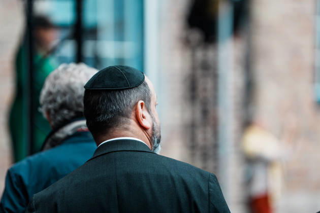 Rally in Düsseldorf marking the anniversary of Hamas’s terrorist attack on Israel on October 7, 2023, and protesting anti-Semitism; man wearing a kippah Copyright: xThiemoxRudolphx