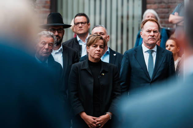 Rally in Düsseldorf marking the anniversary of the Hamas terrorist attack on Israel on October 7, 2023, and against anti-Semitism; Mona Neubaur, Deputy Minister-President of North Rhine-Westphalia, Minister of Economic Affairs, The Greens; Dr. Stephan Keller, Mayor of Düsseldorf, patron, CDU Copyright: xThiemoxRudolphx
