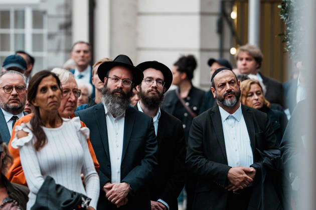 Rally in Düsseldorf marking the anniversary of the Hamas terrorist attack on Israel on October 7, 2023, and protesting anti-Semitism; members of the Düsseldorf Jewish community; rabbis Copyright: xThiemoxRudolphx