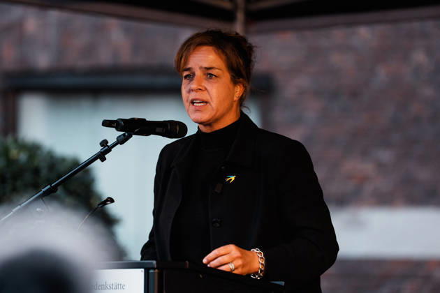 Rally in Düsseldorf marking the anniversary of Hamas’s terrorist attack on Israel on October 7, 2023, and protesting anti-Semitism; speech by Mona Neubaur, Deputy Minister-President of North Rhine-Westphalia, Minister of Economic Affairs, and member of the Green Party Copyright: xThiemoxRudolphx