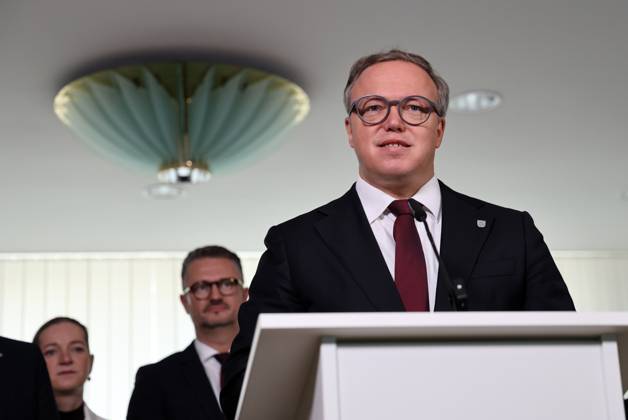 Thuringian State Parliament: Statement by Minister-President Mario Voigt (CDU), October 7, 2026, Erfurt, Thuringian State Parliament, Statement by Minister President Mario Voigt (CDU); he has withdrawn the lawsuit and accepts the revocation of his doctoral degree; he is issuing this statement on behalf of the entire parliamentary caucus, which is standing behind him symbolically