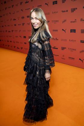 ABB ABOUTYOU Annemarie Carpendale makes a solo appearance on the Orange Carpet at the ABOUT YOU Opera Fashion Show at the Admiralspalast on October 7, 2026, in Berlin, Germany