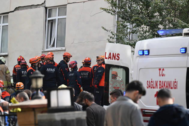 Search and rescue operations continue at partially collapsed building in Istanbul ISTANBUL, TURKIYE - OCTOBER 08: Search and rescue teams conduct operations at the site of a seven-story building that partially collapsed in the Maltepe district of Istanbul, Turkiye, on October 08, 2026. Emergency personnel and ambulances are deployed to the scene as search and rescue efforts continue. Ahmet Okatali Anadolu Istanbul Turkey. Editorial use only. Please get in touch for any other usage. Copyright: x2026xAnadoluxAhmetxOkatalix